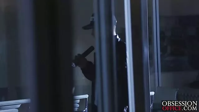 A szexi ingyen pornó film ázsiai kurva Marica Hase a kínzószobában kap büntetést