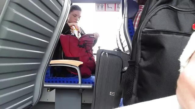 A maszkos csajt visszatartja és megbünteti egy anya fia szex videok elvetemült csávó