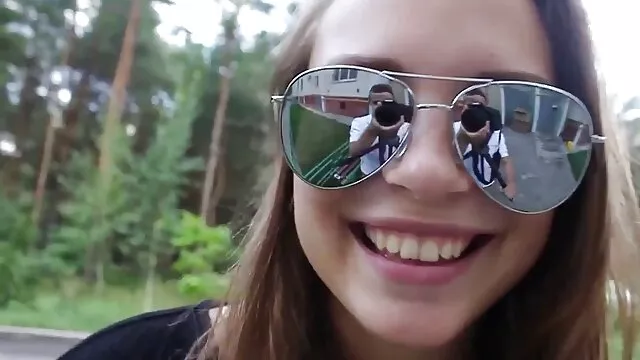 Az indiai kanos szőrős pina háziasszony meg akarja áztatni, hogy megbökdöste a misszionáriusát