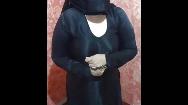 A buja tetovált szőke Sarah Jessie lenyeli a nagy cukros szörös puncik kakast