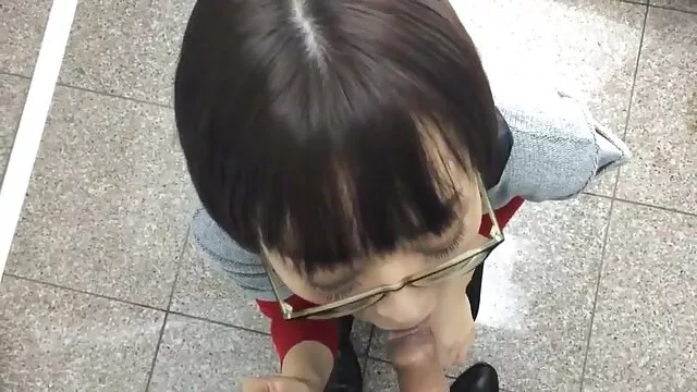 Yuuki Fuwari japán pornószínésznőt megbaszta egy furcsa producer xex filmek ingyen