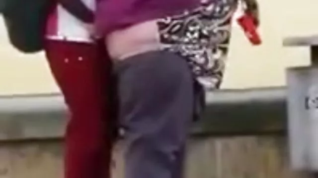 Görbült fehér barna szopást ad nagy fekete srácnak pornofilmek ingyen