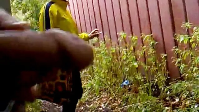 A hosszú lábú és zsákmányos halvány barnát megdugta rendesen körmöli a fekete darab