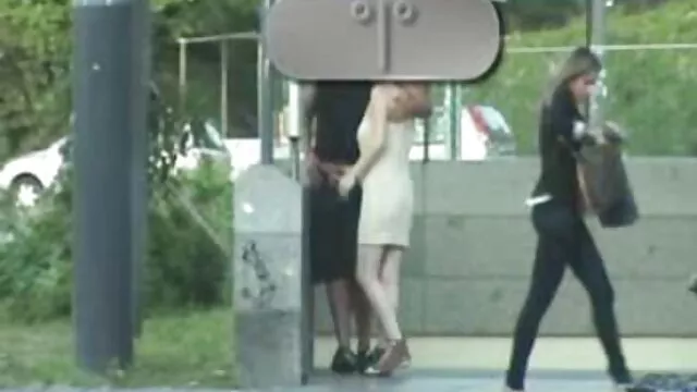 A kanos T-lányt, Evalina harmas szex video Mourát egy dögös fekete srác szar