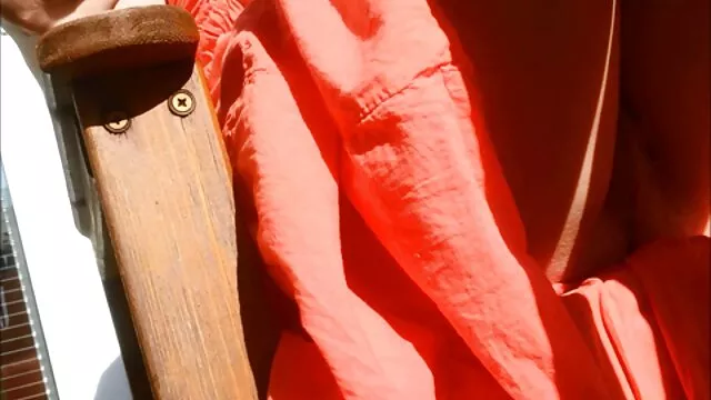 Négy őrült hugi leszopott tetovált stud gangbang egy slampos sötét hajú lány a webkamerán durva