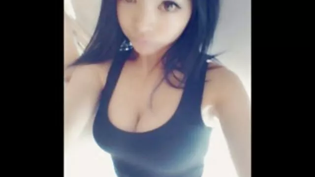 Silvia Saint megcsókolja gf melleit, és belemerül a puncijába ingyenszexvideók