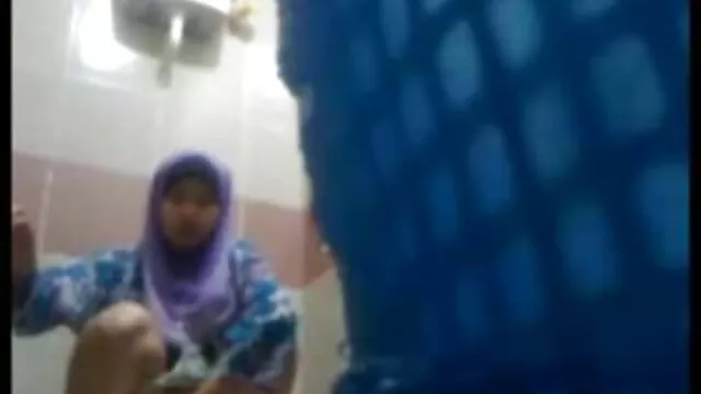 A japán Saki Kozakura kutyus és 69-es spriccelős videók stílusban szar egyszerre