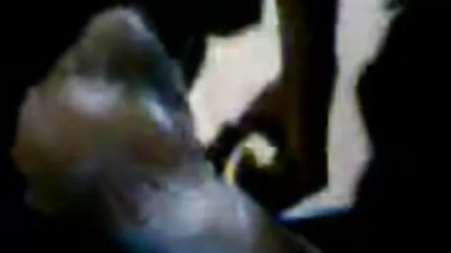 A szemtelen japán huss Reiri Fujisaki keményen megbaszta a hatalmas élvezések hód nyelvét