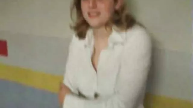Kibaszott dögös kanyargós szuka Harley megmutatja a seggét és a lédús potno filmek melleit