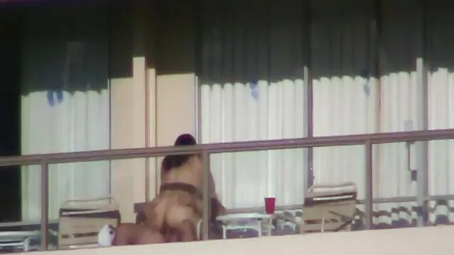 Aki Hoshino japán tini vécépapírba csavarja magát szeksz videok